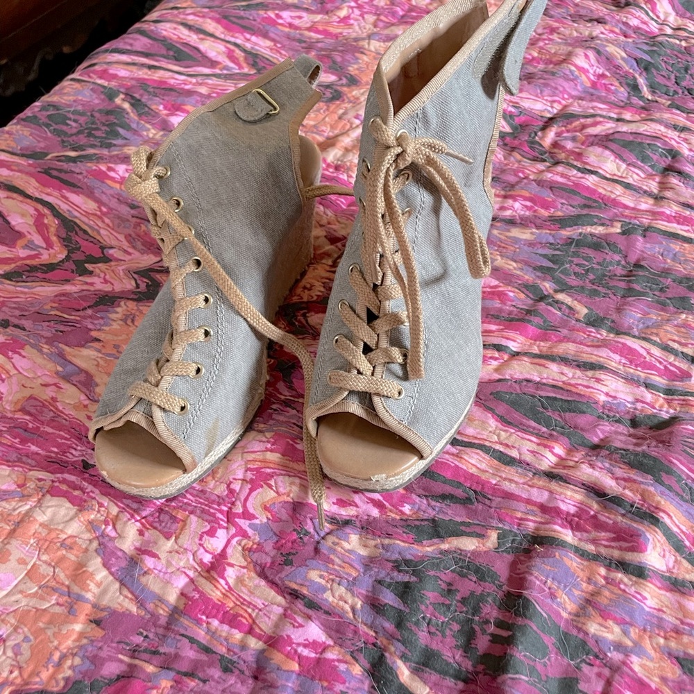 Beautiful tan wedges with canvas sides.